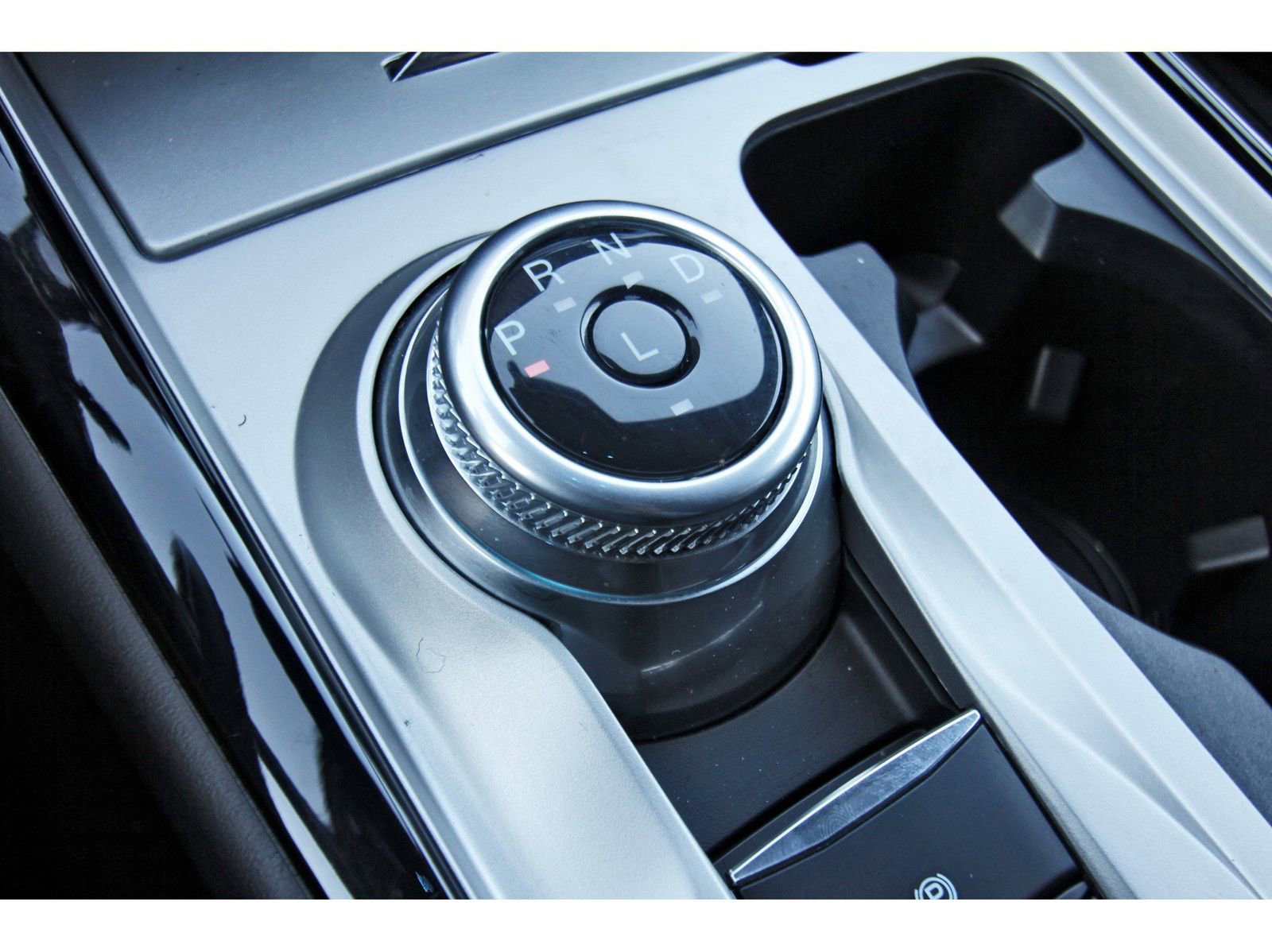 Used 2023 Ford Explorer ST-Line w/ Class IV Trailer Tow Package image 30