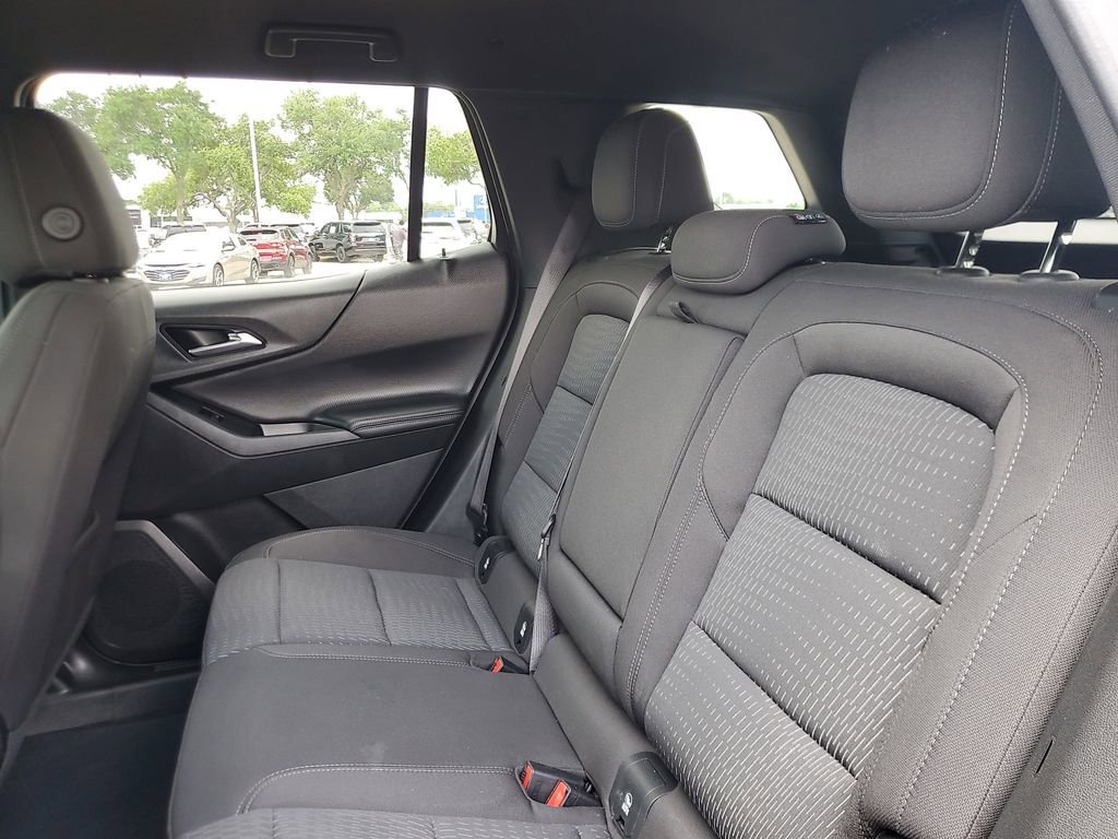 Used 2026 Chevrolet Equinox LT FWD image 9