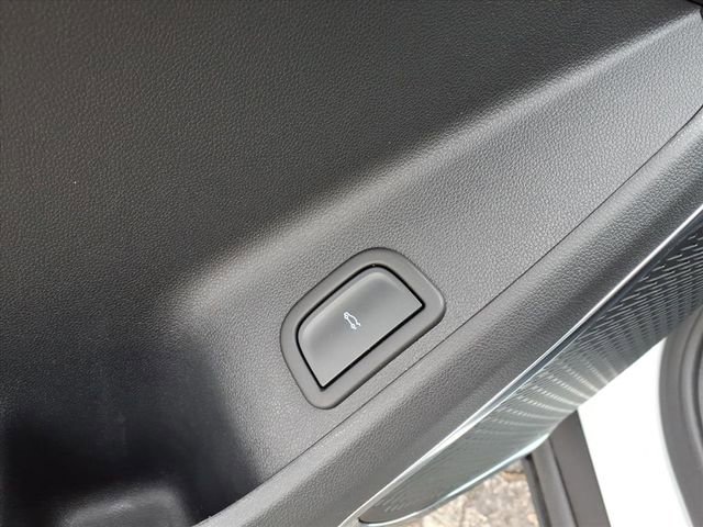 Used 2025 GMC Acadia Elevation image 18