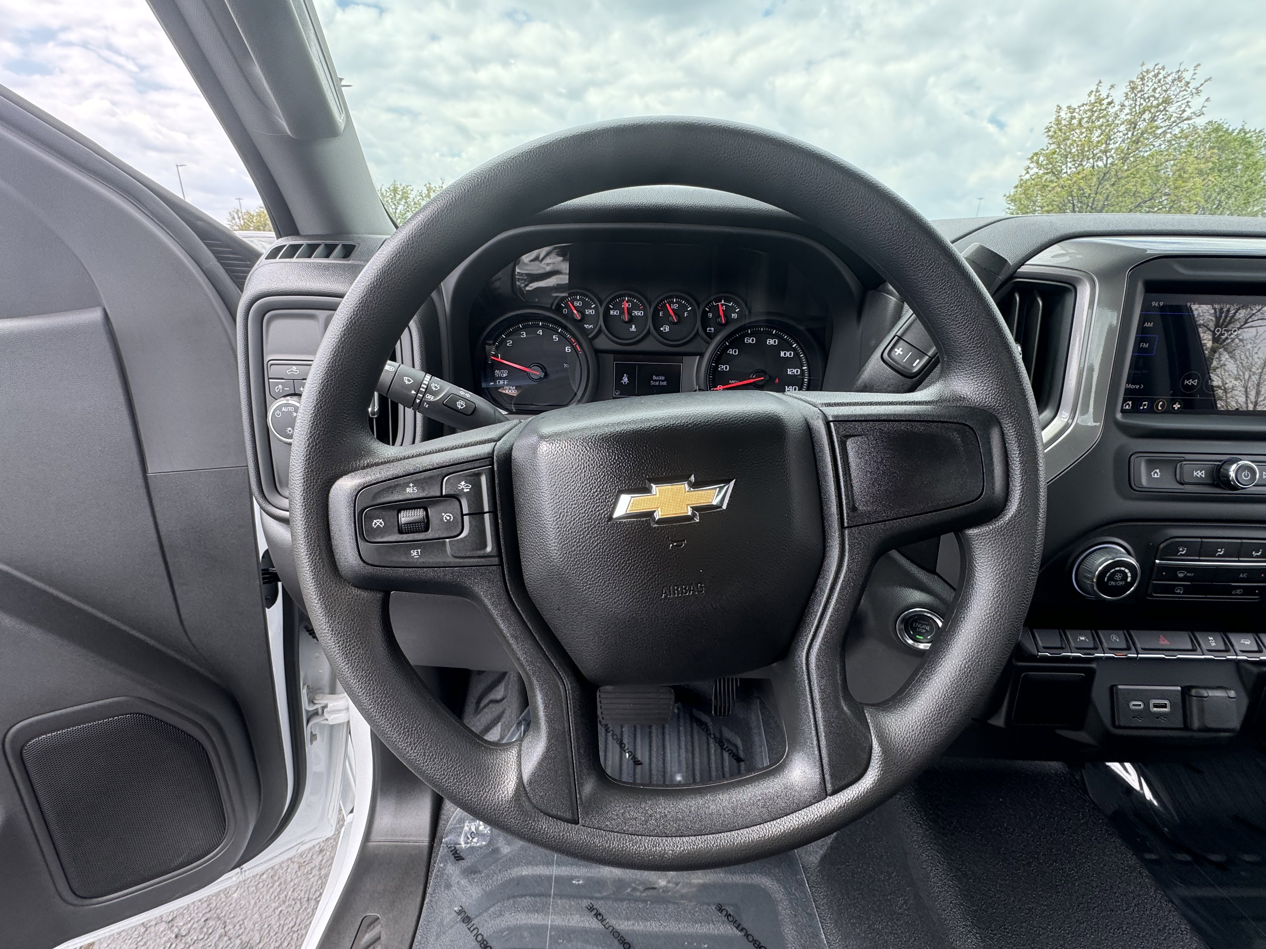 Used 2026 Chevrolet Silverado 1500 W/T image 15