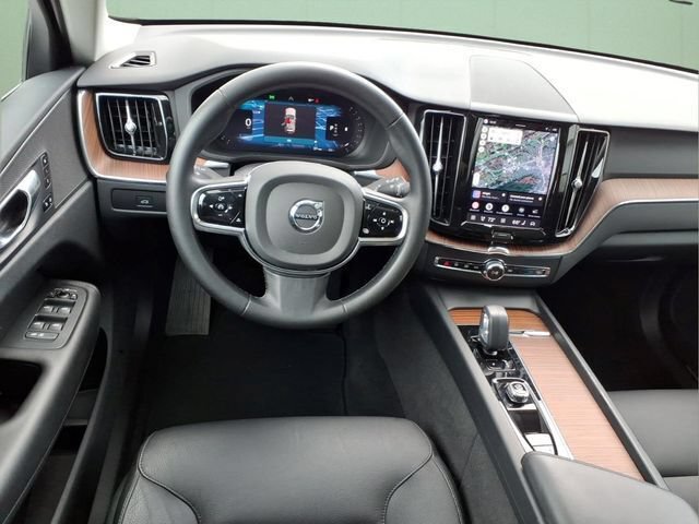 Used 2023 Volvo XC60 B5 Plus w/ Climate Package AWD/4WD image 17