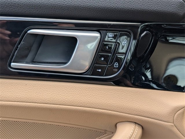 Used 2021 Porsche Panamera image 31