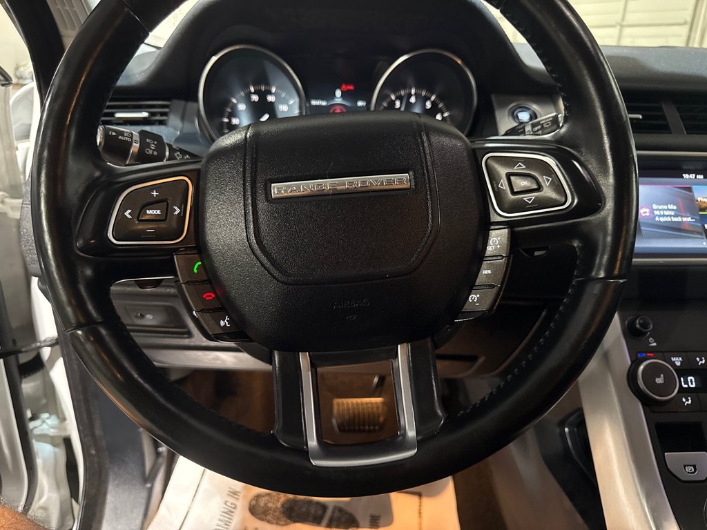 Used 2017 Land Rover Range Rover Evoque SE AWD/4WD image 15