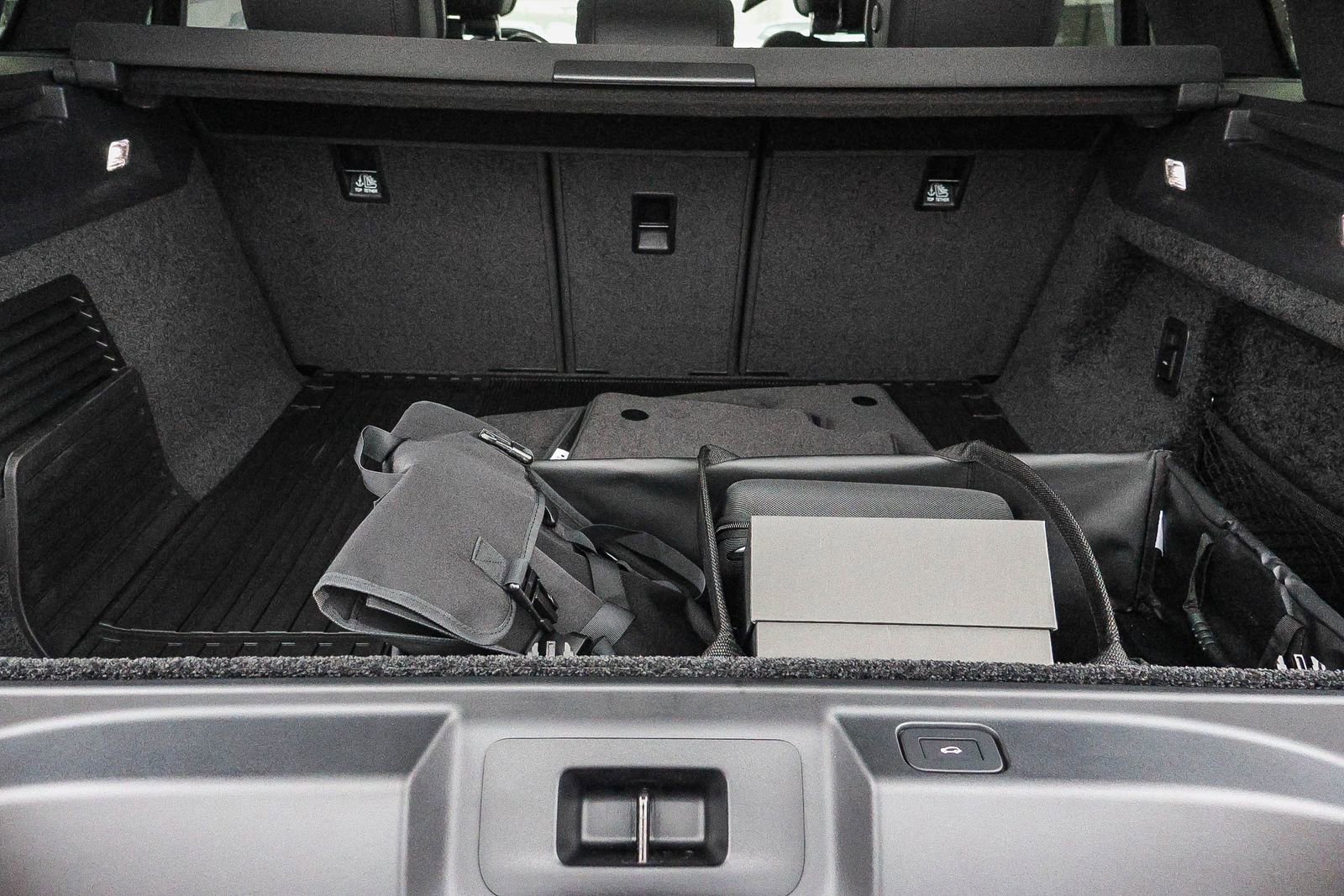 New 2025 Land Rover Range Rover SE image 26