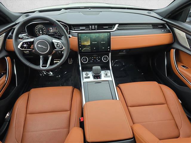 Certified 2024 Jaguar XF R-Dynamic SE image 9