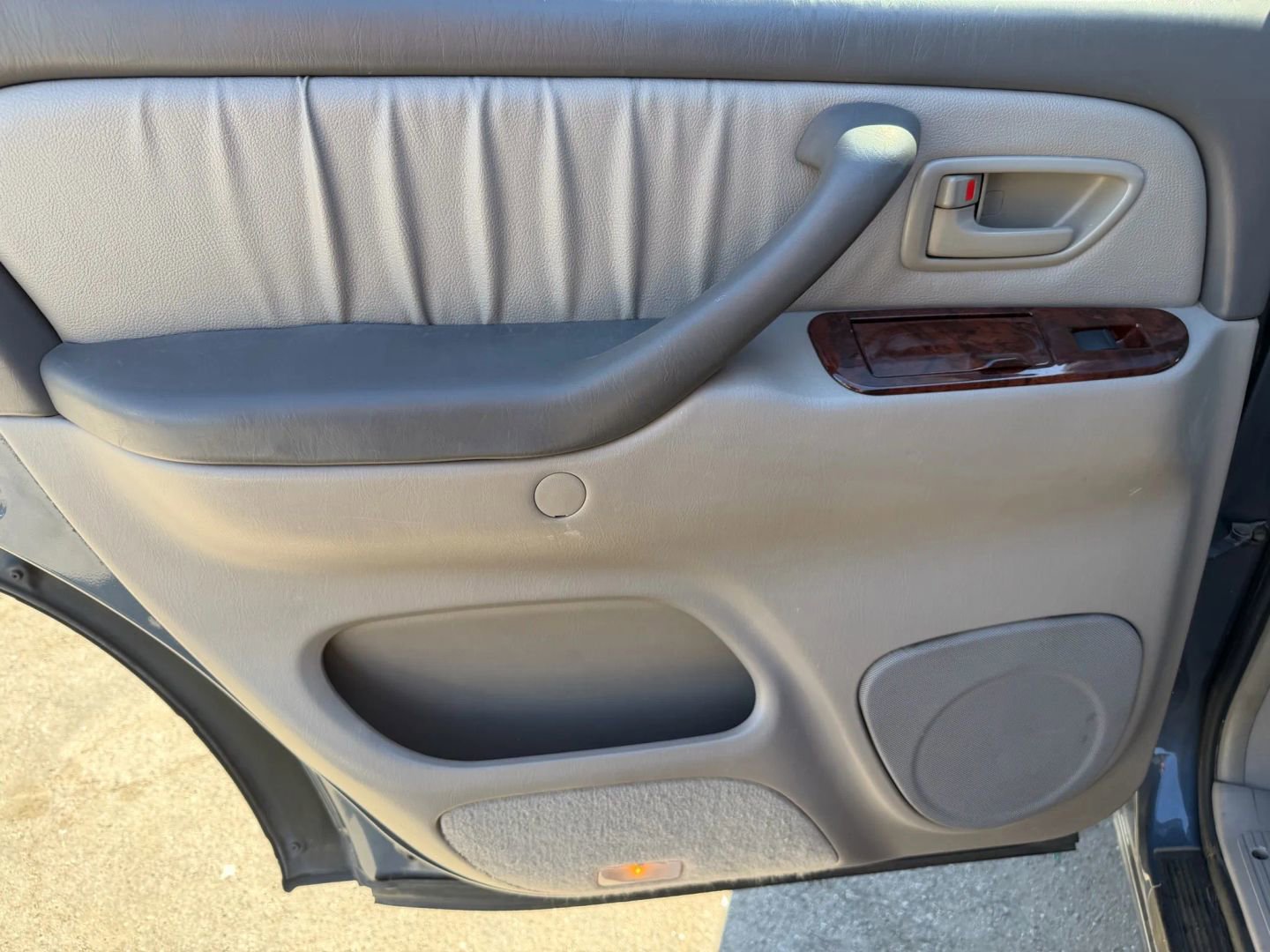 Used 2006 Toyota Sequoia Limited RWD image 12