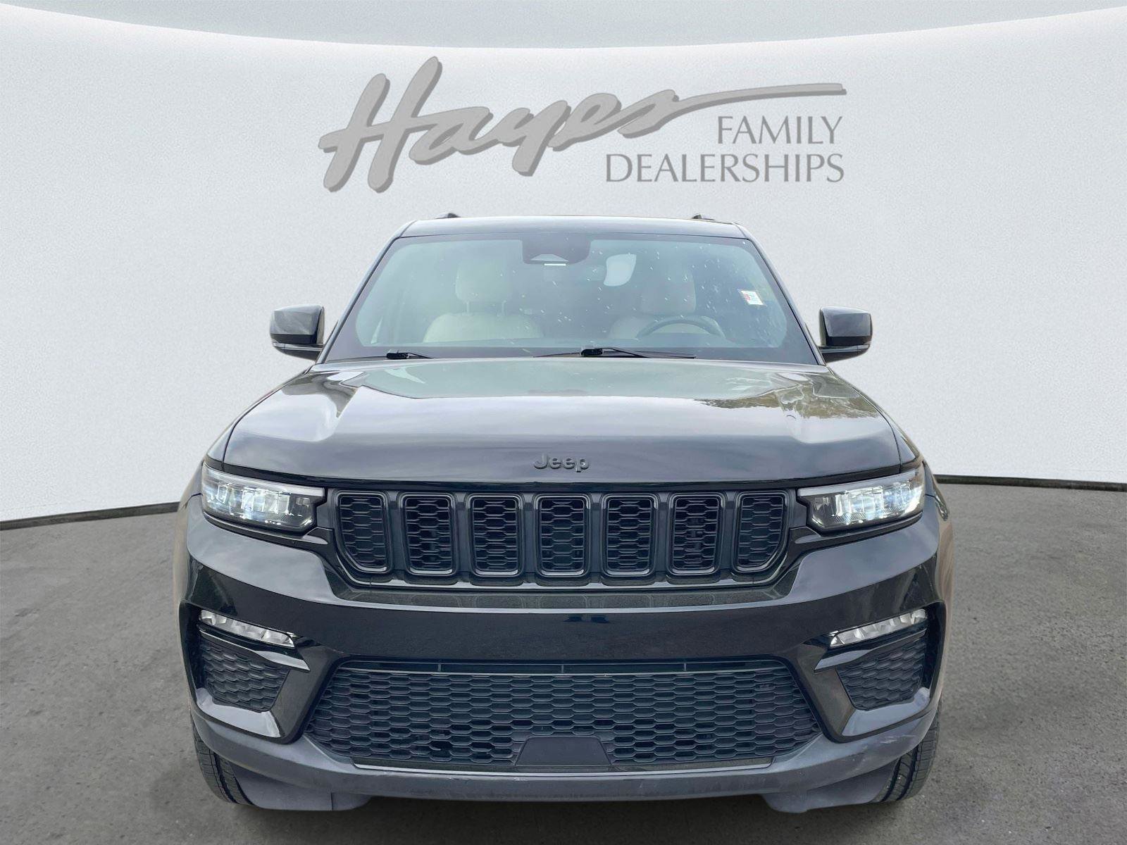 Used 2023 Jeep Grand Cherokee Limited w/ Black Appearance Package RWD image 8