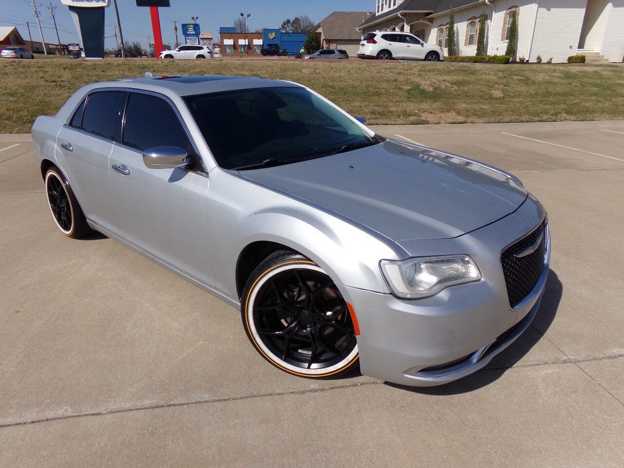 Used 2020 Chrysler 300 Limited image 11