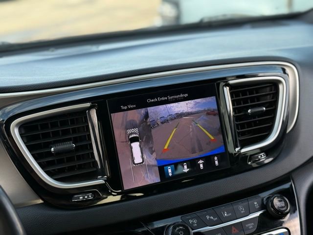 Used 2020 Chrysler Pacifica Touring-L w/ Advanced Safetytec Group image 5