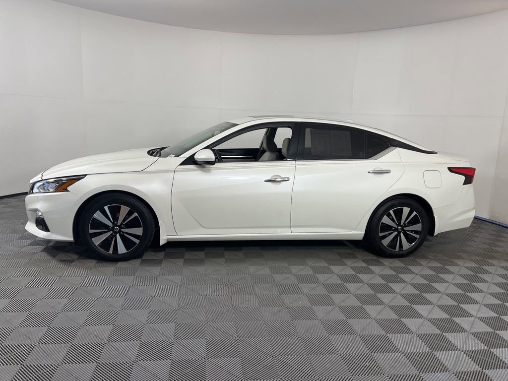 Used 2019 Nissan Altima 2.5 SV image 2