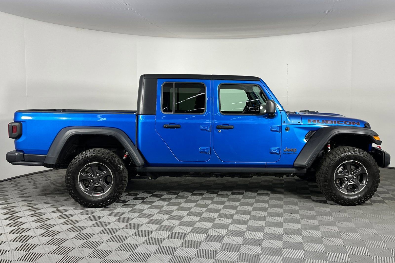 Used 2020 Jeep Gladiator Rubicon w/ Trailer Tow Package image 3