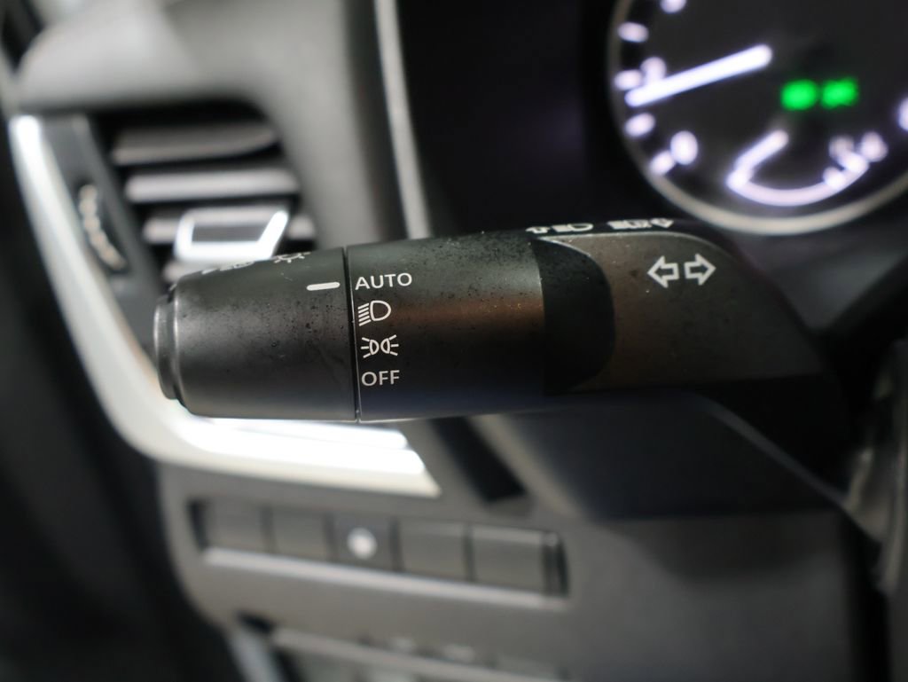 Used 2024 Nissan Rogue SV image 37