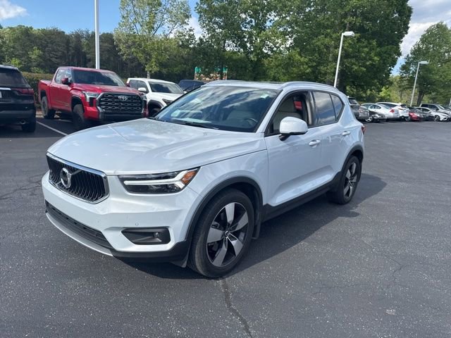 Used 2021 Volvo XC40 T5 Momentum image 9