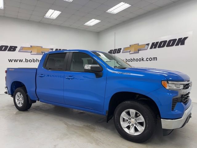 Used 2025 Chevrolet Silverado 1500 LT AWD/4WD image 3