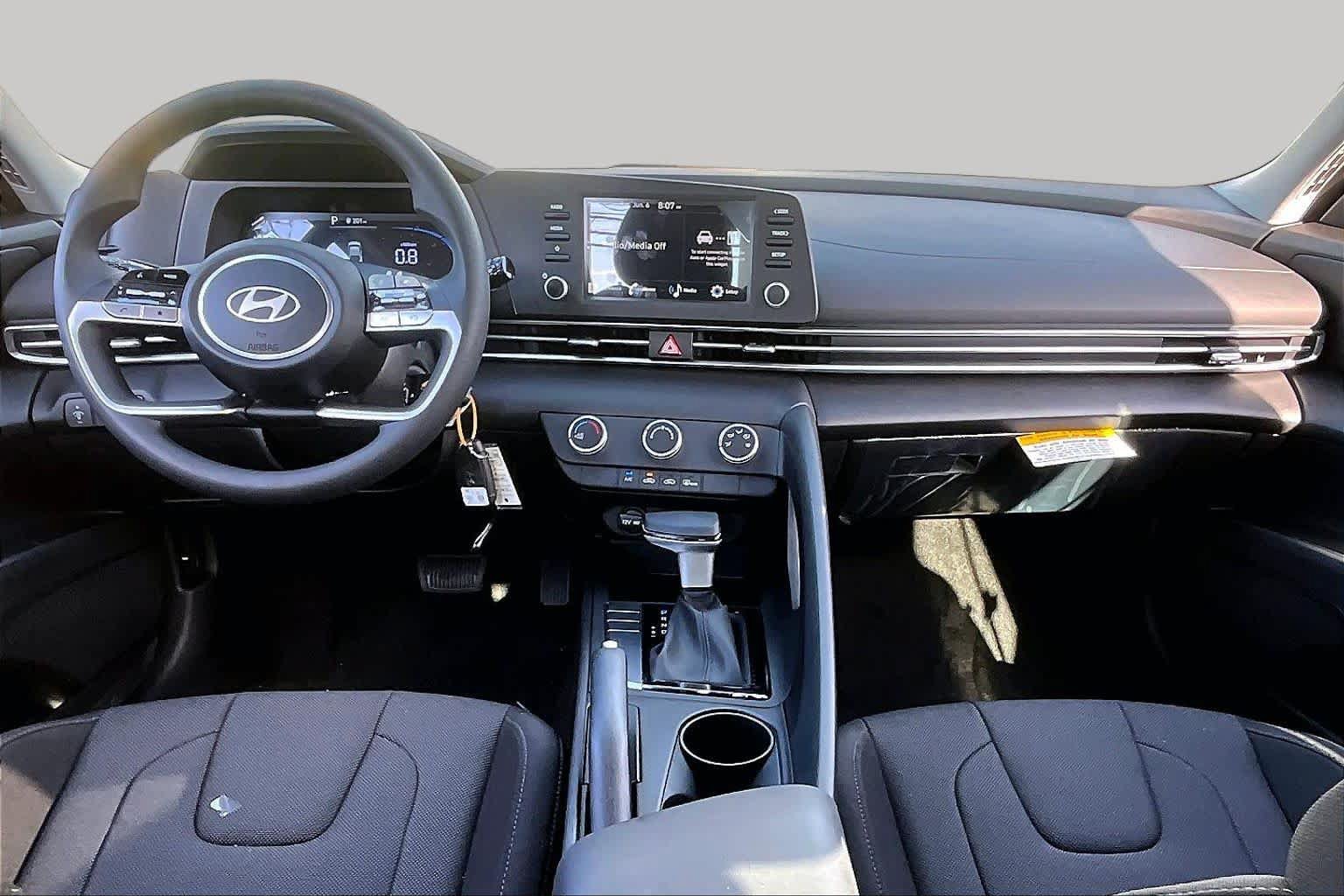 New 2026 Hyundai Elantra SE FWD image 5