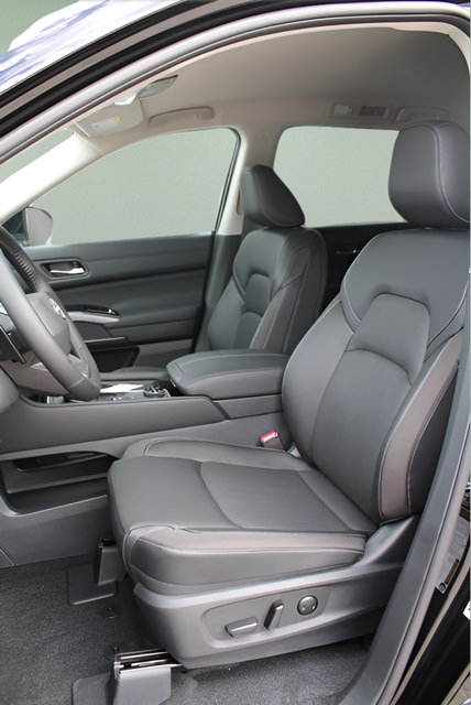 New 2026 Nissan Pathfinder SL AWD/4WD image 16