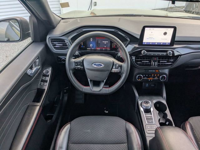 Used 2023 Ford Escape ST-Line image 16