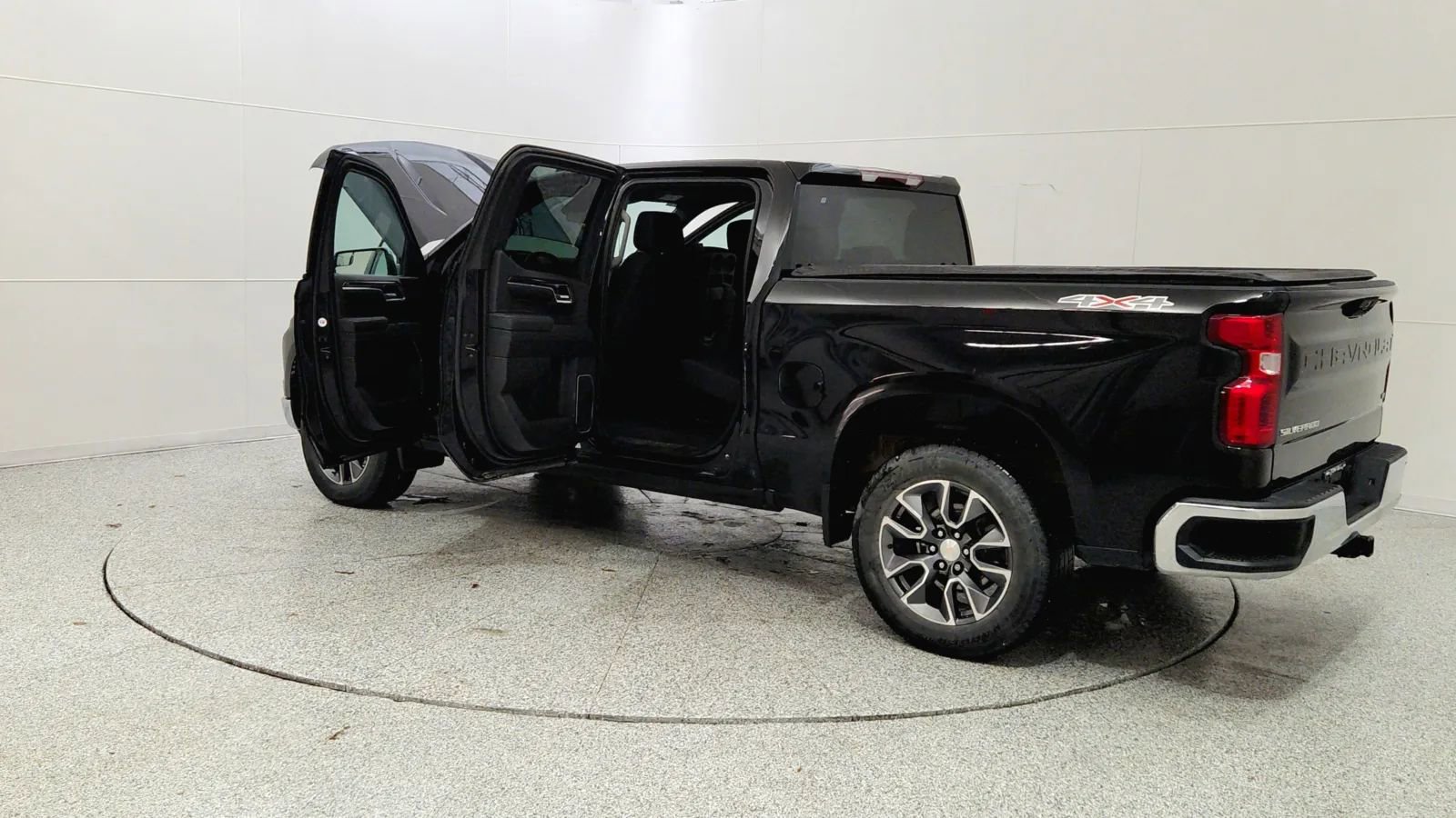 Used 2022 Chevrolet Silverado 1500 LT image 11