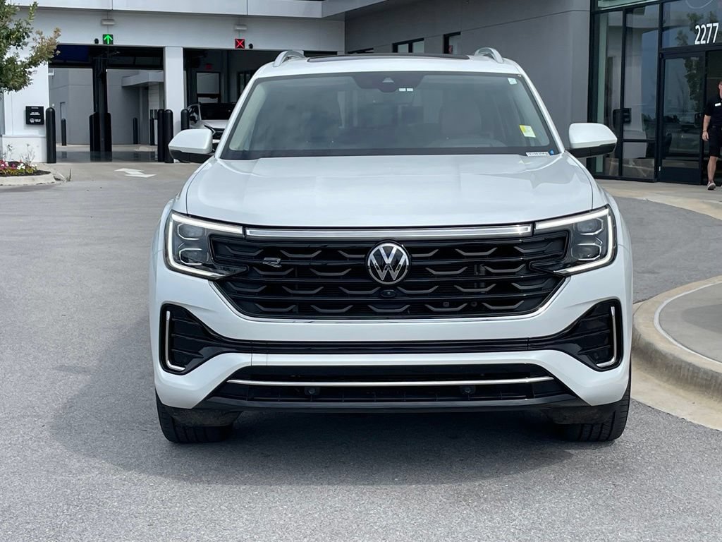 Used 2024 Volkswagen Atlas SEL Premium R-Line AWD/4WD image 2
