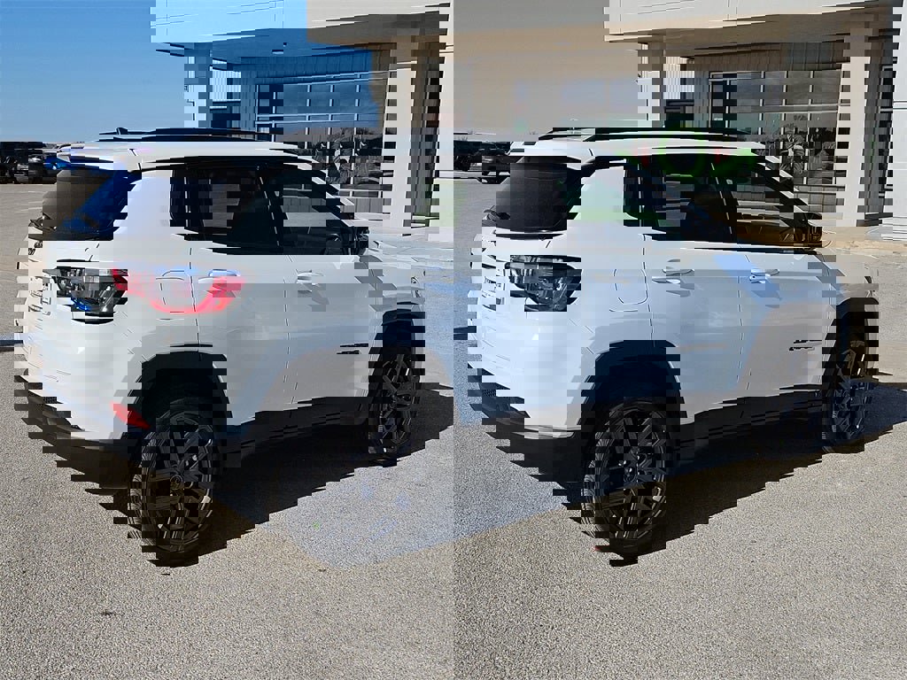 New 2026 Jeep Compass Latitude image 7