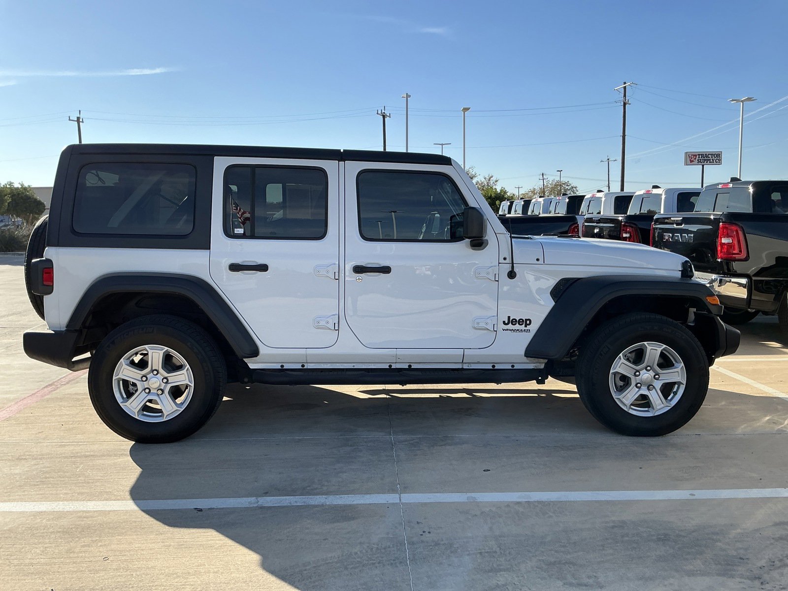 Used 2022 Jeep Wrangler Unlimited Sport image 5