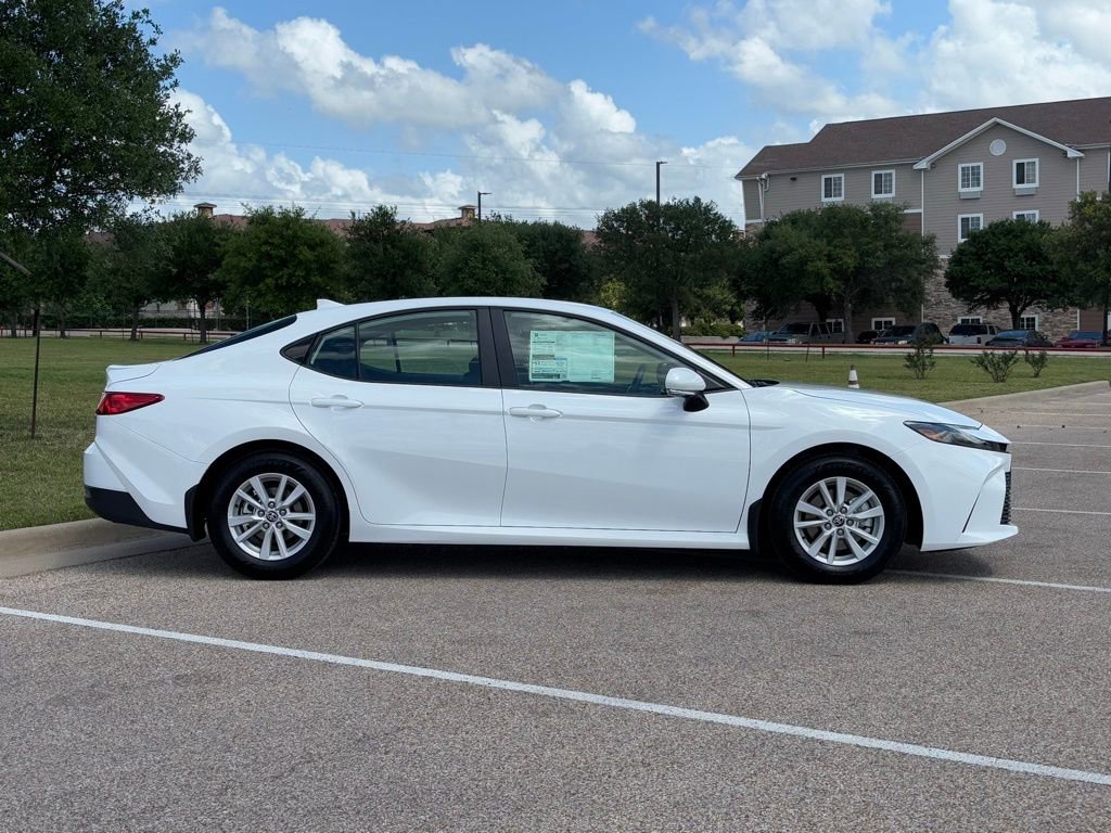 Used 2026 Toyota Camry LE w/ Convenience Package FWD image 5