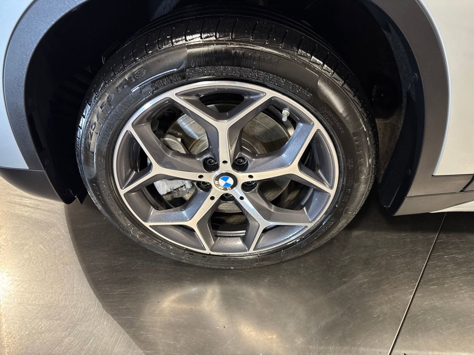 Used 2018 BMW X1 xDrive28i w/ Convenience Package image 2