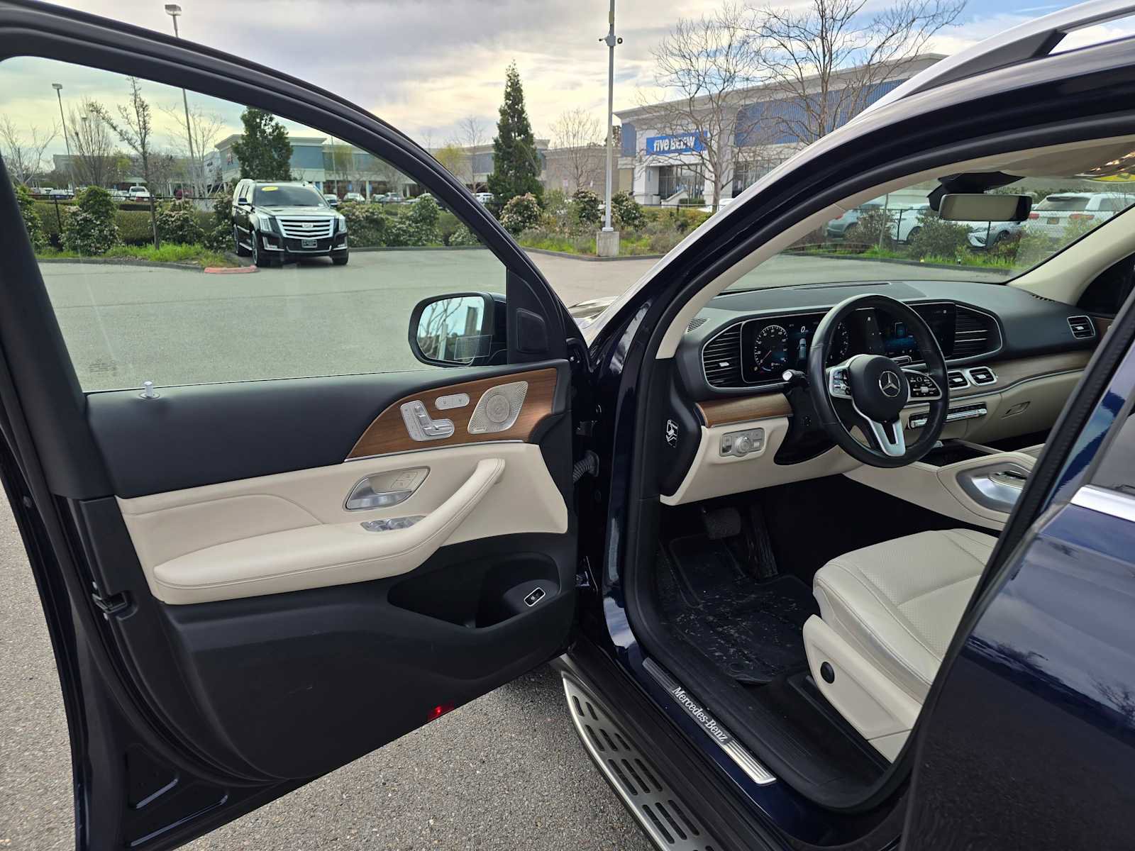 Used 2021 Mercedes-Benz GLE 350 4MATIC image 21