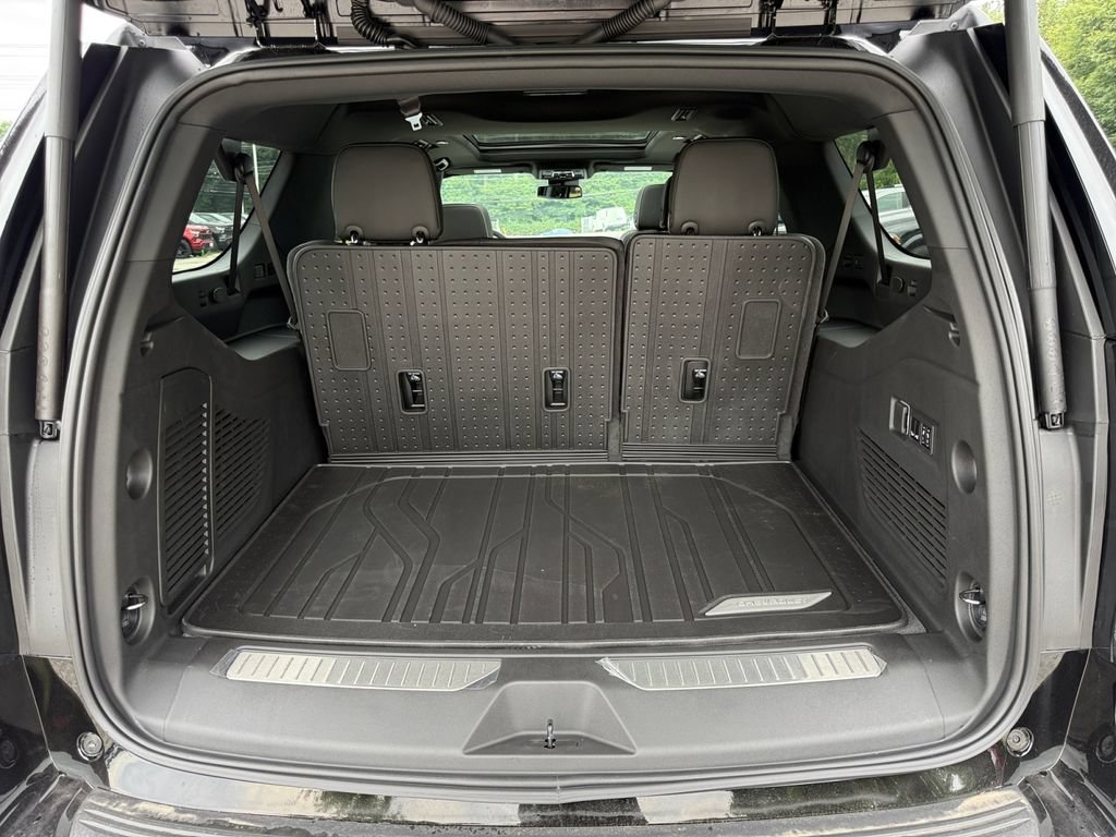 New 2026 Chevrolet Suburban Premier w/ Sun And Tow Package AWD/4WD image 27