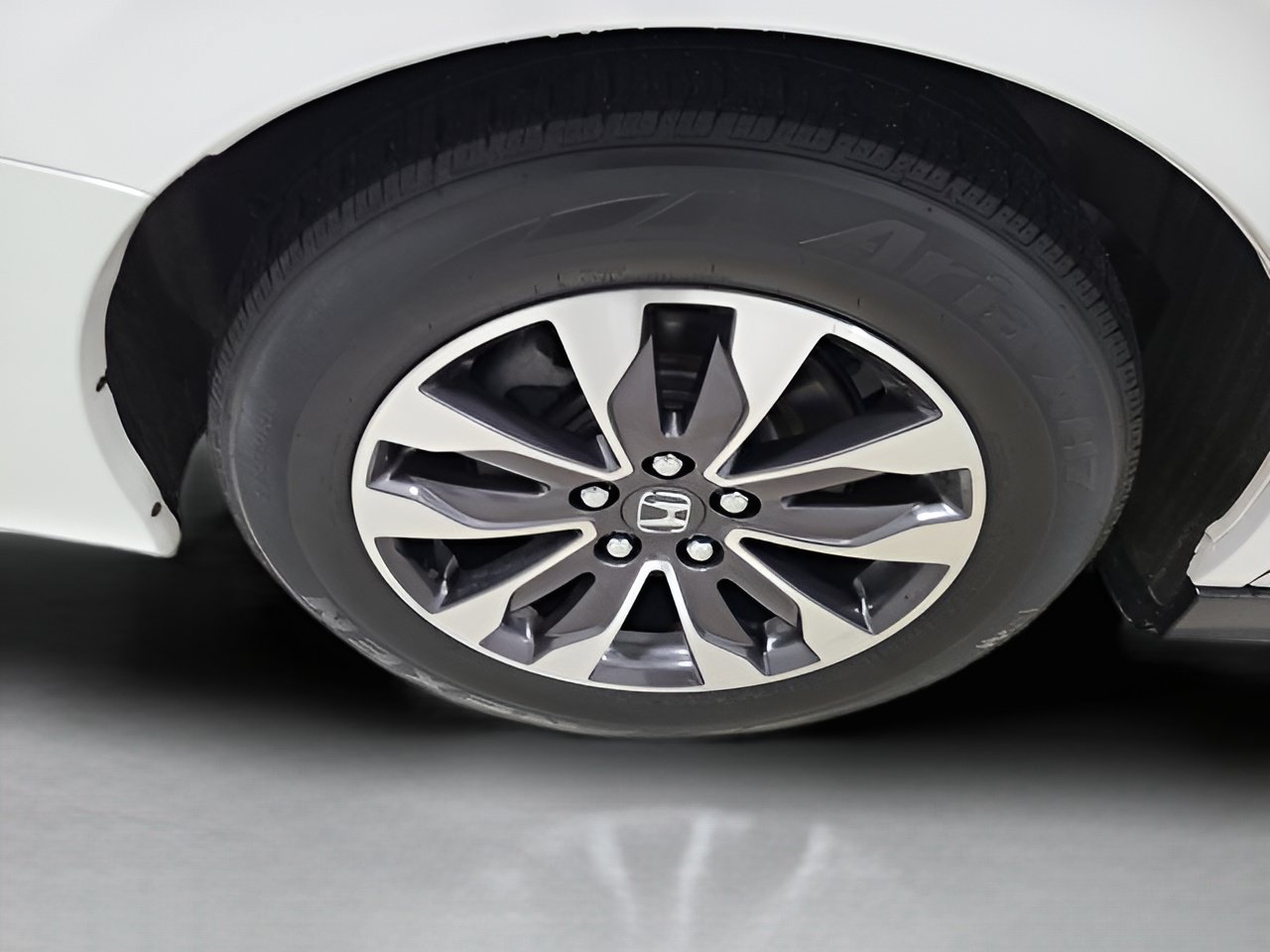 Certified 2024 Honda Odyssey EX-L image 8