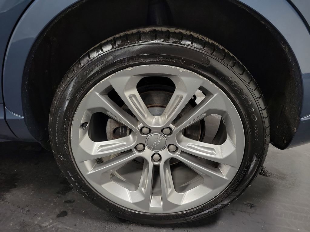 Used 2018 Audi Q3 2.0T Premium w/ Convenience Package image 11