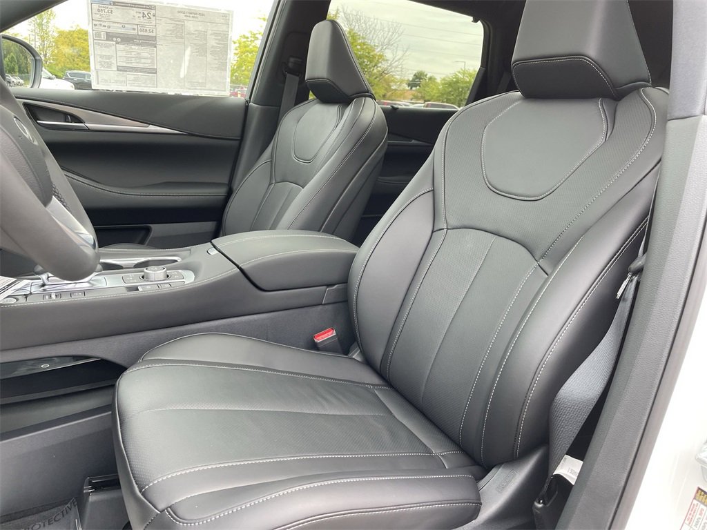Certified 2025 INFINITI QX60 Luxe w/ Black Edition image 14
