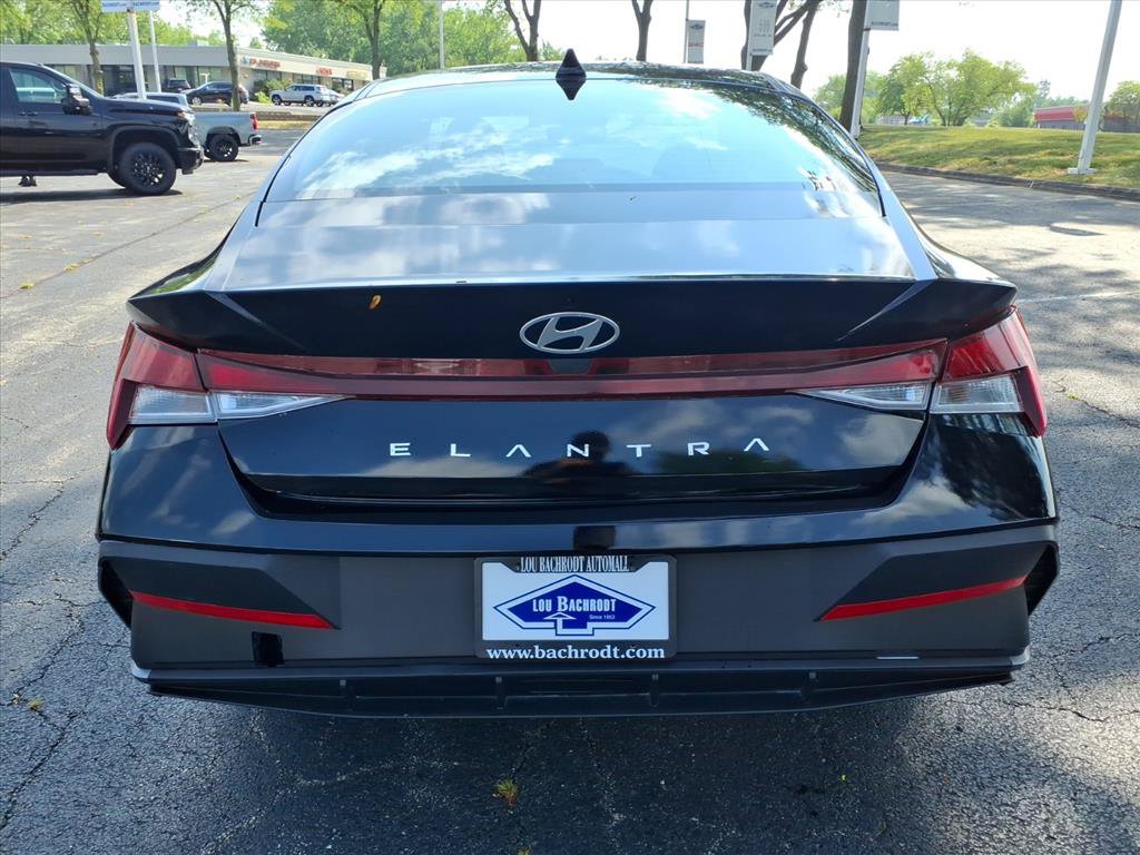Used 2026 Hyundai Elantra Sport FWD image 6