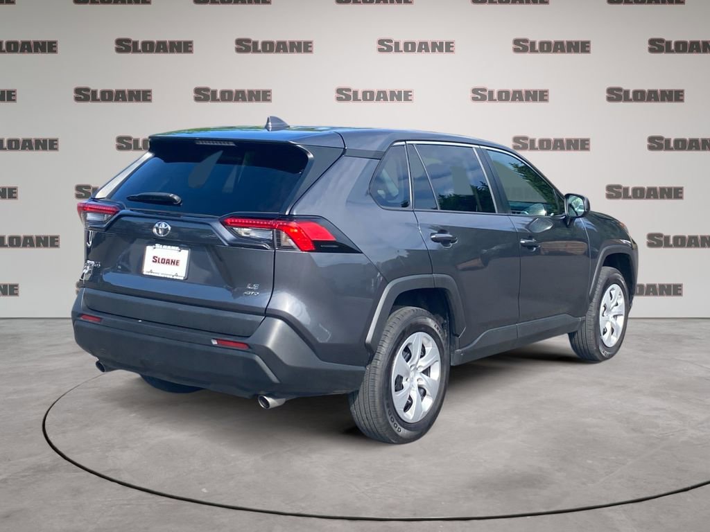 Used 2024 Toyota RAV4 LE AWD/4WD image 5