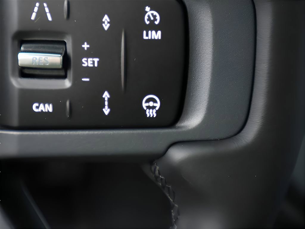 New 2025 Land Rover Defender 90 X-Dynamic SE image 35