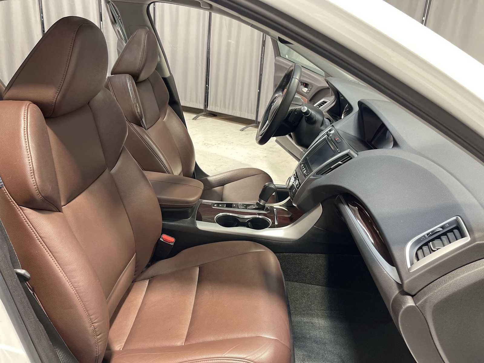 Used 2016 Acura TLX FWD image 14