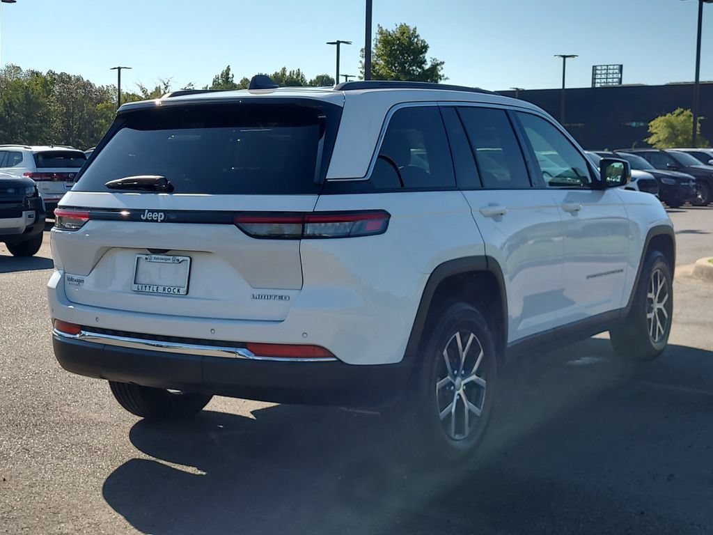 Used 2024 Jeep Grand Cherokee Limited RWD image 5