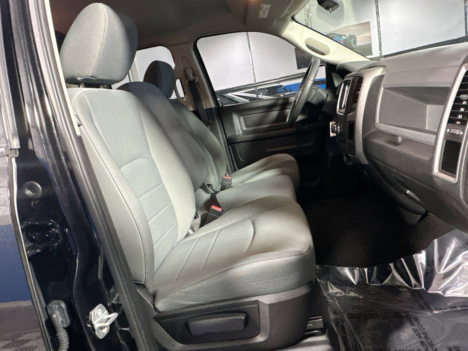 Used 2016 RAM 1500 Express image 33