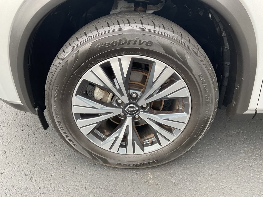 Used 2023 Nissan Rogue SV AWD/4WD image 9