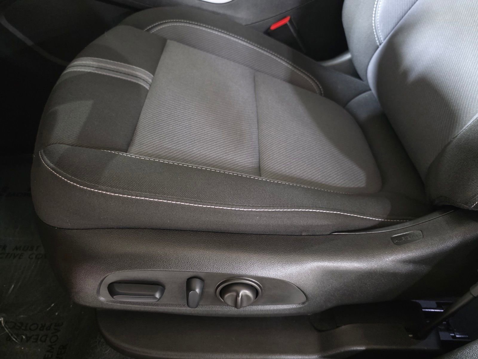 Used 2025 Chevrolet Blazer LT image 23