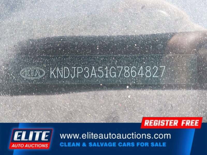 Used 2016 Kia Soul + w/ Audio Package FWD image 18