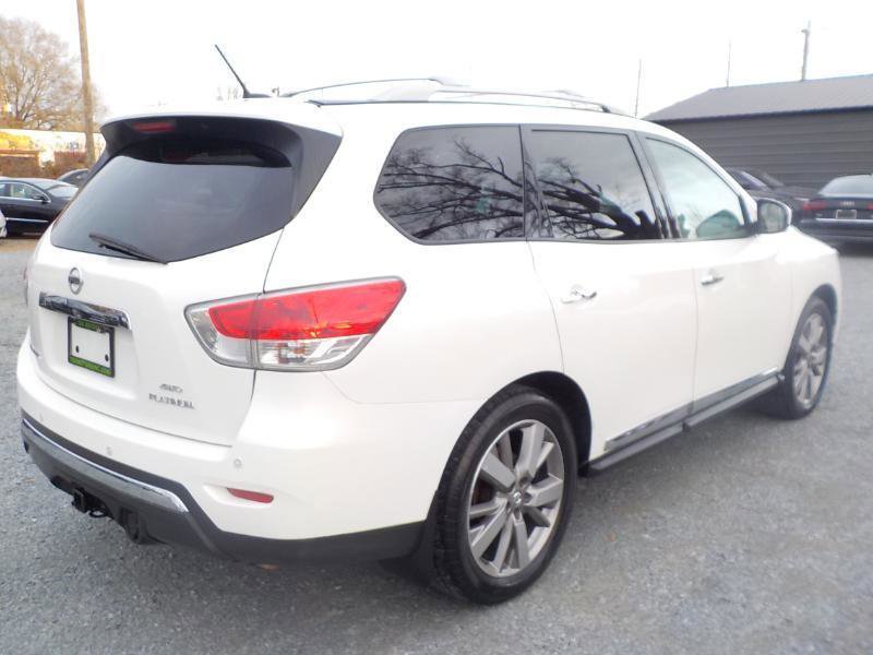 Used 2016 Nissan Pathfinder Platinum w/ Family Entertainment Package image 5