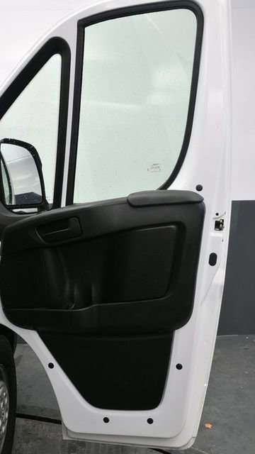 Used 2025 RAM ProMaster 2500 w/ Convenience Group image 9