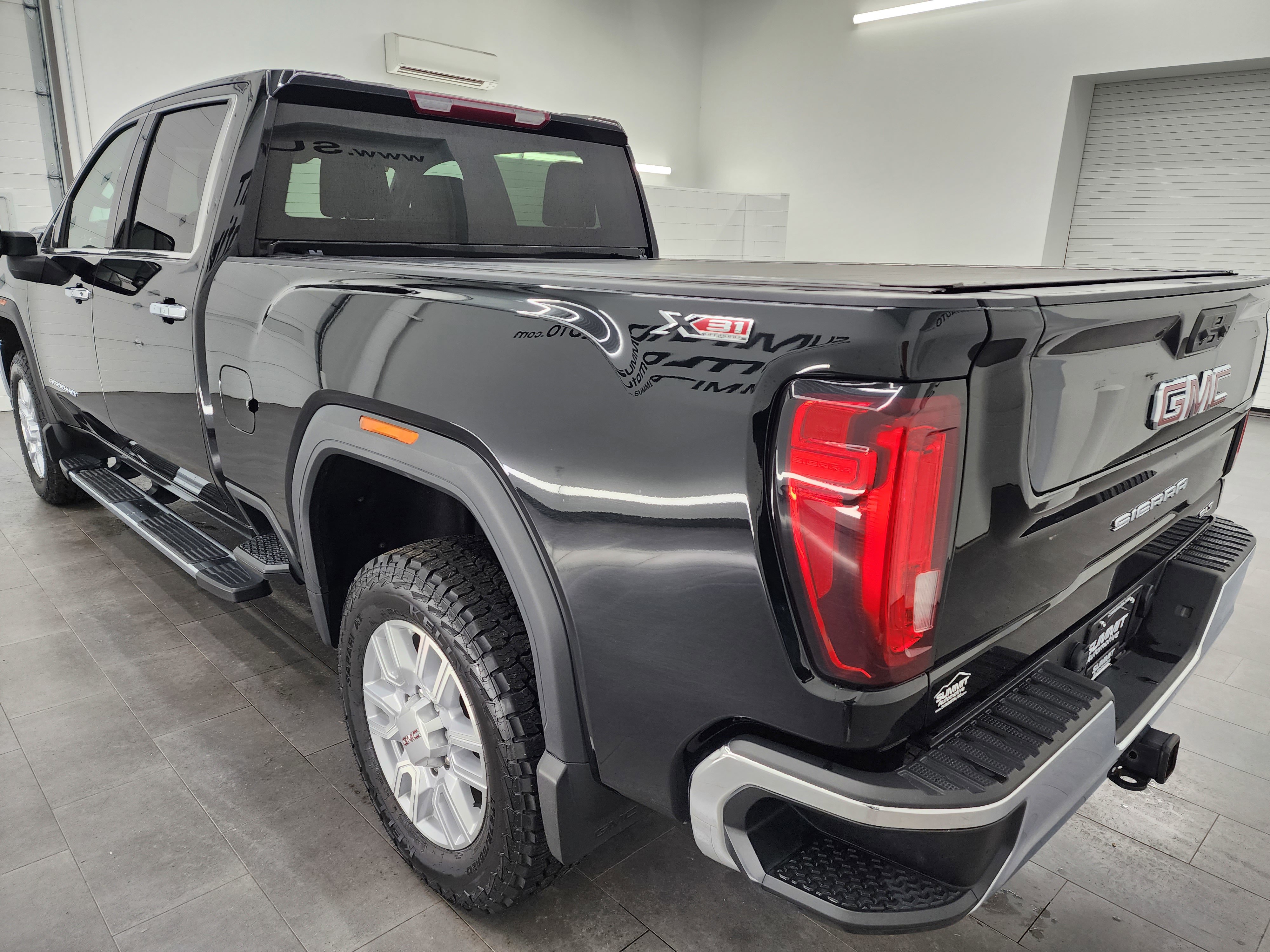 Used 2022 GMC Sierra 2500 SLT w/ LPO, GMC Protection Package image 6