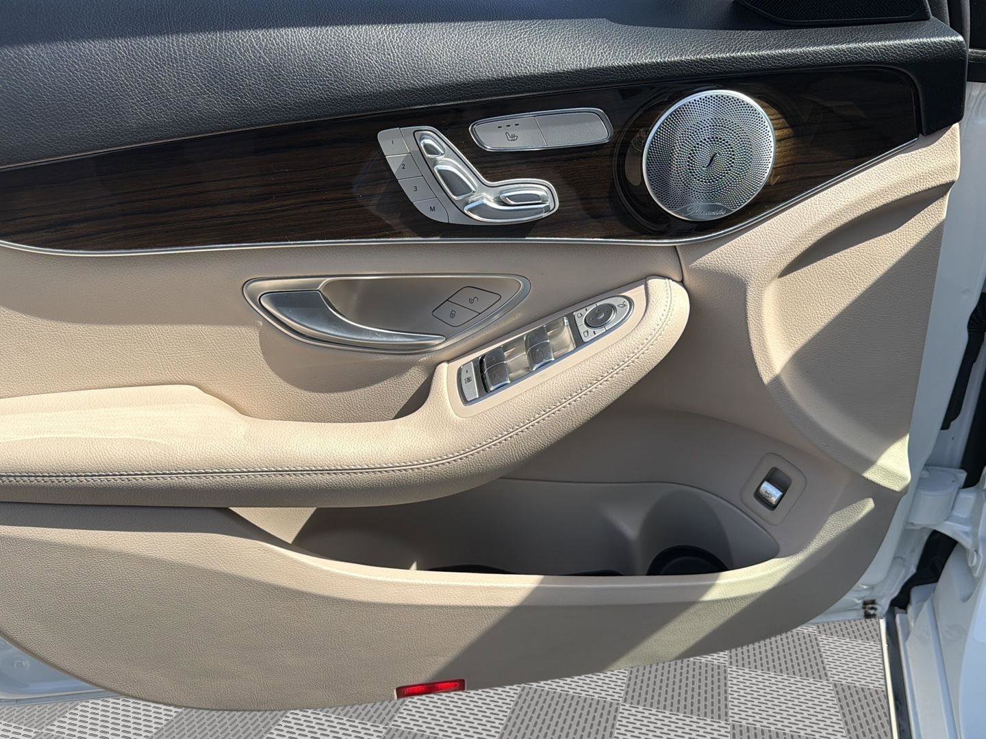 Used 2021 Mercedes-Benz C 300 Sedan image 12