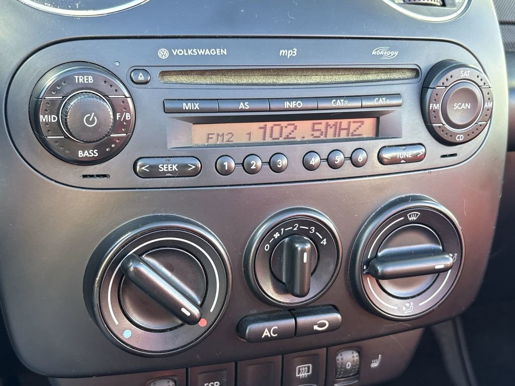 Used 2009 Volkswagen Beetle Blush image 14