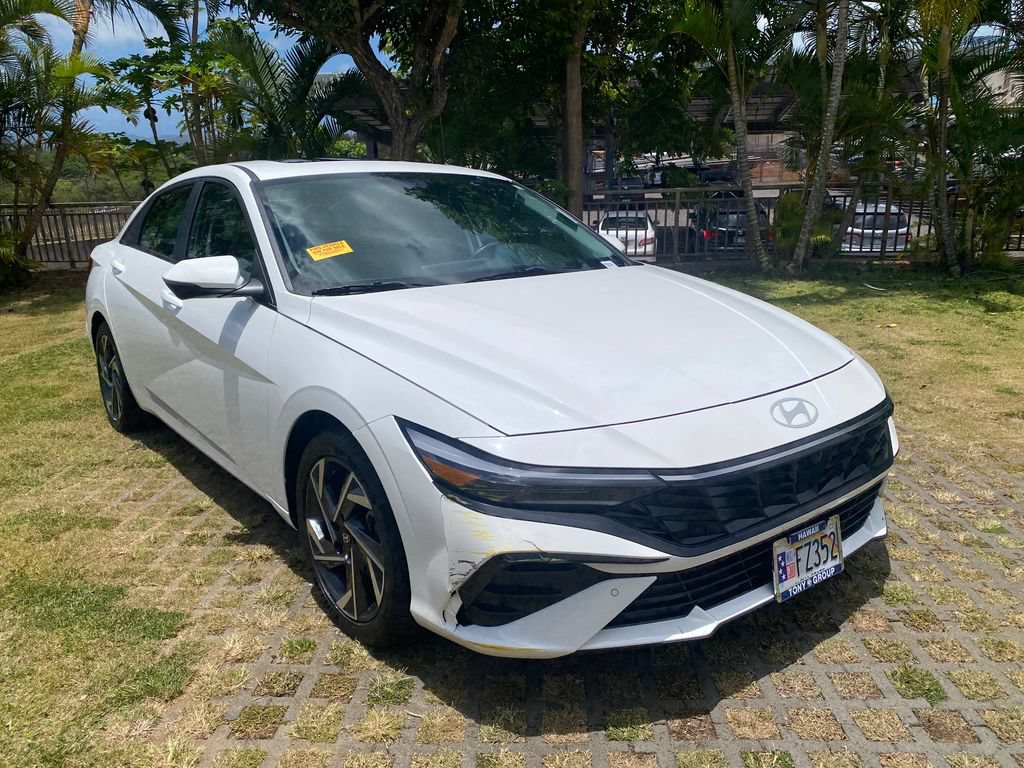 Certified 2024 Hyundai Elantra Limited FWD image 19
