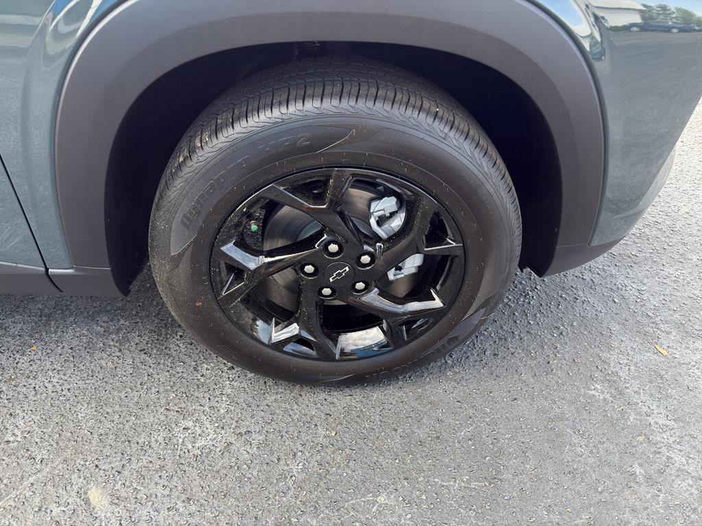New 2026 Chevrolet Trax LT w/ Sunroof Package image 8
