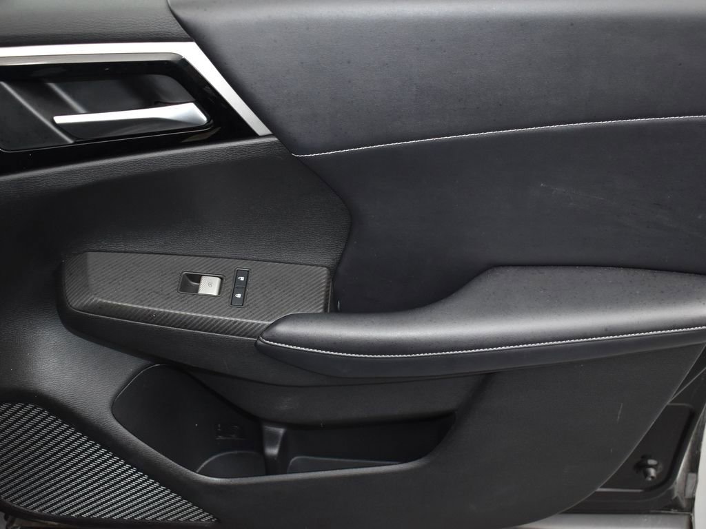 Used 2023 Mitsubishi Outlander SE image 34