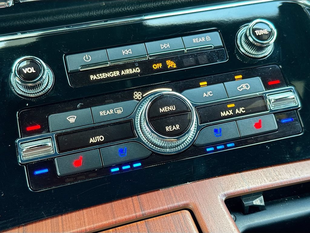 Used 2021 Lincoln Navigator Reserve AWD/4WD image 17
